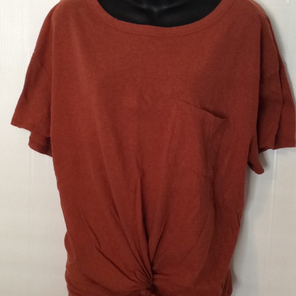 Universal Thread Top - Picture 2 of 3